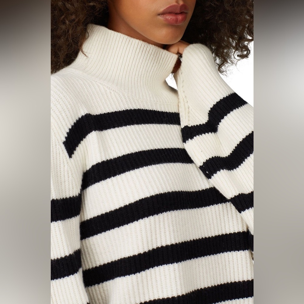 Maison de Papillon Reese Stripe Turtleneck Sweater L Black White